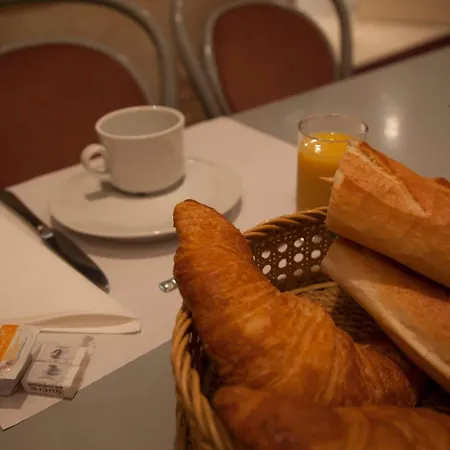 Des Pyrenees - Entre Bastille Et Nation 2* باريس