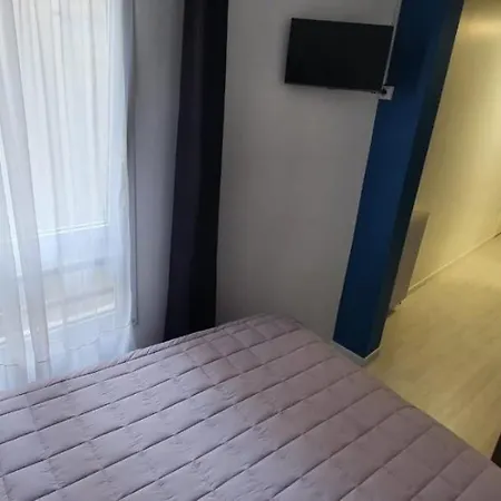 Otel Des Pyrenees - Entre Bastille Et Nation 2*