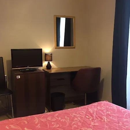 Hotel Des Pyrenees - Entre Bastille Et Nation