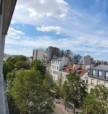 Des Pyrenees - Entre Bastille Et Nation