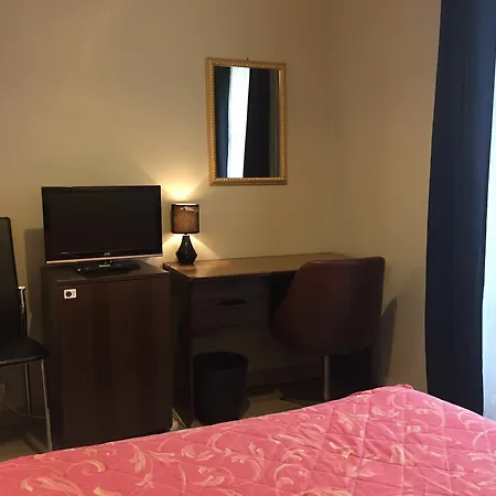 Hotel Des Pyrenees - Entre Bastille Et Nation