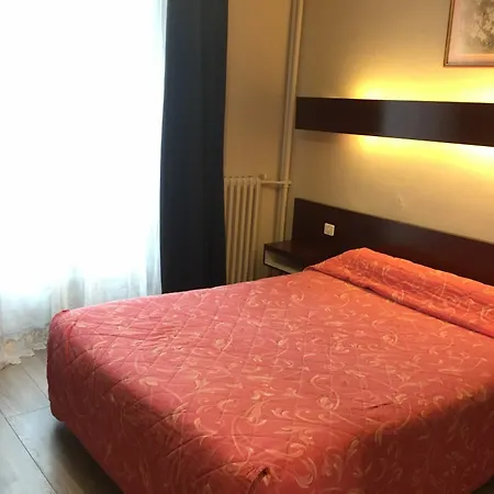 Hotel Des Pyrenees - Entre Bastille Et Nation Paris