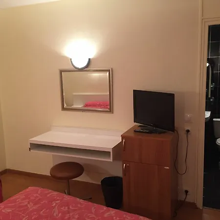 Hotel Des Pyrenees - Entre Bastille Et Nation